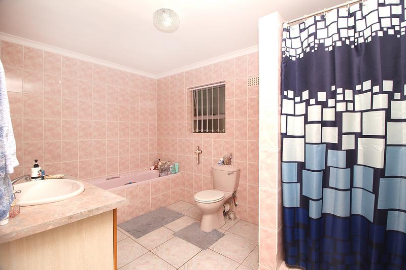 6 Bedroom Property for Sale in Hersham Western Cape